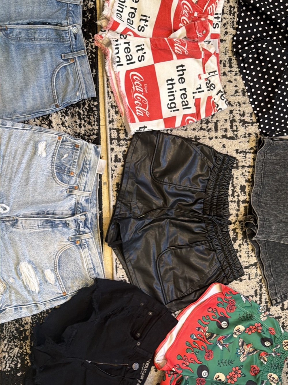 American Eagle Levi’s Women's Distressed Shorts Lot misc size 10/30 large